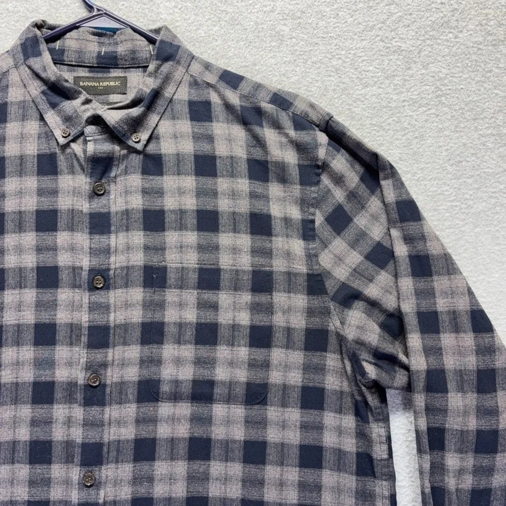 Banana Republic Shirt Mens Large Gray Plaid Button Down Flannel Untucked Fit‎